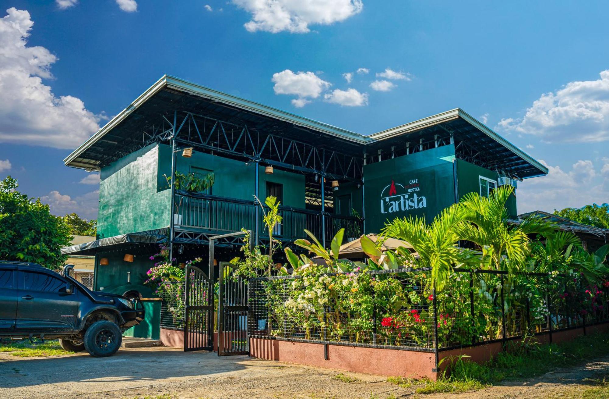 Lartista Hostel Puerto Princesa Exterior photo
